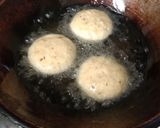 Foto langkah ke 8 dari resep Bomboloni Kulit Pisang.