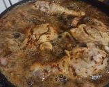 Foto del paso 3 de la receta: Pollo a la cerveza negra + papas con salsa provenzal