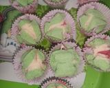 Foto langkah ke 6 dari resep Bolu Kukus Mekar Semangka.