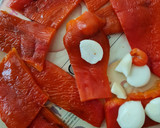Foto del paso 3 de la receta: Morrones asados en conserva. Apto hipertensión 🫑🧄🌻