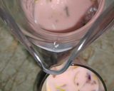 A picture of step 4 of Red Milky Drink.