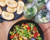 A picture of step 8 of Stir Fry veggie salad with grilled cottage cheese.