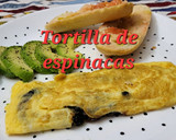Foto del paso 6 de la receta: Tortilla de espinacas con pasas y queso
