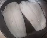 Foto del passaggio 5 della ricetta Filetto di halibut con crema di zucchine e maionese alla liquirizia
