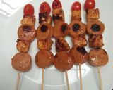 Foto langkah ke 4 dari resep Sate Sosis dan Tempe Bakar Madu.