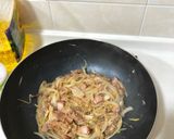 鹹豬肉炒洋蔥金針菇的食譜步驟2照片