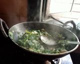 हिवाळी स्पेशल पालक मेथी मुळी भाजी (palak methi muli bhaji recipe in marathi) रेसिपी स्टेप 4 फोटो 