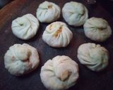 चीझी व्हेज मोमोज (cheese veg momos recipe in marathi) रेसिपी स्टेप 4 फोटो