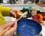Foto del paso 9 de la receta: Champiñones grandes rellenos acompañado de ají dulce relleno