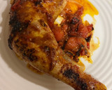 Foto del paso 4 de la receta: Contramuslos de pollo jugosos con cebolla y tomate Cherry en airfryer