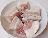 Hình bước làm 1 của món Thịt kho rệu