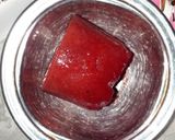 A picture of step 1 of White choco strawberry shake.