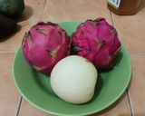 Foto langkah ke 1 dari resep Jus Sehat Buah naga pear yakult.