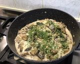 Une image de l'étape 14 de Poulet aux champignons, coriandre et crème de masala.