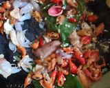Foto langkah ke 3 dari resep Tumis kulit Melinjo Masak Teri.