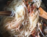 Foto del paso 4 de la receta: Fideos con albahaca, tomate y champiñones