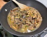 Une image de l'étape 6 de Nouilles udon au bœuf et légumes.