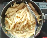 হোয়াইট সস চীজি পাস্তা রেসিপি (White Sauce Cheesy Pasta recipe in Bengali) রেসিপির ধাপ 3 ছবি