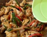 Foto langkah ke 5 dari resep Ayam Tumis Cabe.