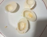 Foto del paso 2 de la receta Huevos rellenos de salmón ahumado
