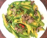 Hình bước làm 4 của món Bơ xào thịt bò🥑🥑
