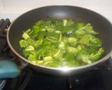 Foto del paso 3 de la receta Coca de masa brisa con tomate, pimiento y atún