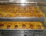 Foto langkah ke 5 dari resep Crispy Lekker Holland Boterkoek Simple & Ekonomis (no mixer).