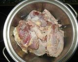 A picture of step 1 of Stewed Kienyeji chicken.