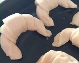 Foto del paso 4 de la receta: Medialunas de manteca fáciles 🥐