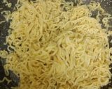 नूडल्स कटलेट(noodles cutlet recipe in hindi) रेसिपी चरण 2 फोटो