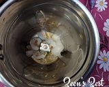 A picture of step 2 of Rambutan Smoothie.