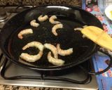 A picture of step 4 of Easy Fideuá with Clams.