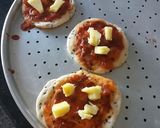 Foto del paso 5 de la receta: Mini pizzetitas de sésamo con muzzarella