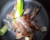 Foto del paso 2 de la receta: 🥔Patatas con sepia y langostinos 🦐