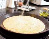 Une image de l'étape 12 de Crêpes sucrées légères et croustillantes 😋.