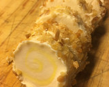 Foto del paso 1 de la receta: Canapés de queso con piña, salmón y granada