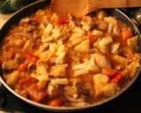 Foto del paso 8 de la receta: Patada deshueseada de pollos, en bandada, a hortalizas y demases