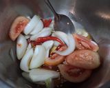รูปขั้นตอนการทำที่ 1 ของ ยำหมูยอไข่แดง ทำเองไม่ต้องรอคิว