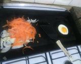 Foto del paso 3 de la receta: Panarrolladodepollo con muzzarella, panceta, huevo frito y verduras