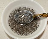Chia Seeds, Honey with Fruit Yogurt 奇亞籽蜂蜜水果優格的食譜步驟1照片