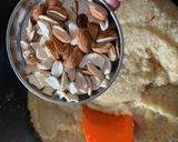 A picture of step 4 of Suji halwa.