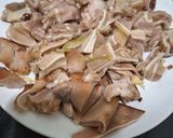 Foto del paso 2 de la receta: Oreja de cerdo 'a feira' (a la gallega)