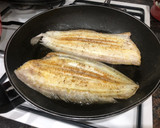 Foto del paso 6 de la receta: Lenguado a la plancha con puré de patatas