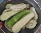 عکس مرحله 2 از دستور خورش کدوبادمجان با مرغ