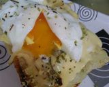 Foto del paso 4 de la receta: Pan a la fugazzeta coronado con huevo poché 🍞🍳