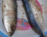 Foto langkah ke 1 dari resep Ikan kembung tumis simple.