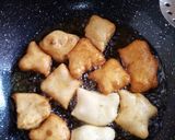 A picture of step 5 of Mandazi.