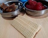 Foto del paso 1 de la receta: Crema helada de frutilla y dulce de leche