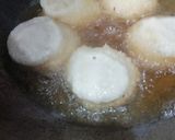 A picture of step 2 of Dahi Vada Chaat.