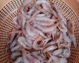 Foto del paso 1 de la receta: Buñuelos de gambas